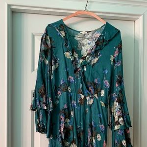 Long sleeve, ruffled, v-neck romper